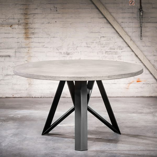 industriële ronde eettafel 150x4 betonlook met zwarte Aquila poot - Rockefeller